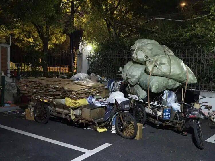 皇冠信用网会员账号_上海一对夫妻让小区居民不堪其扰！“十余年了皇冠信用网会员账号，这种苦日子看不到尽头”