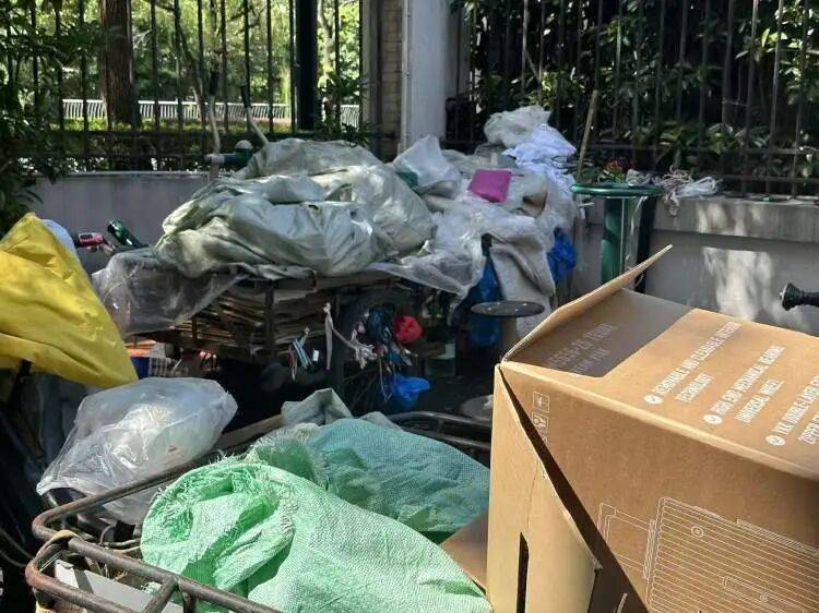 皇冠信用网会员账号_上海一对夫妻让小区居民不堪其扰！“十余年了皇冠信用网会员账号，这种苦日子看不到尽头”