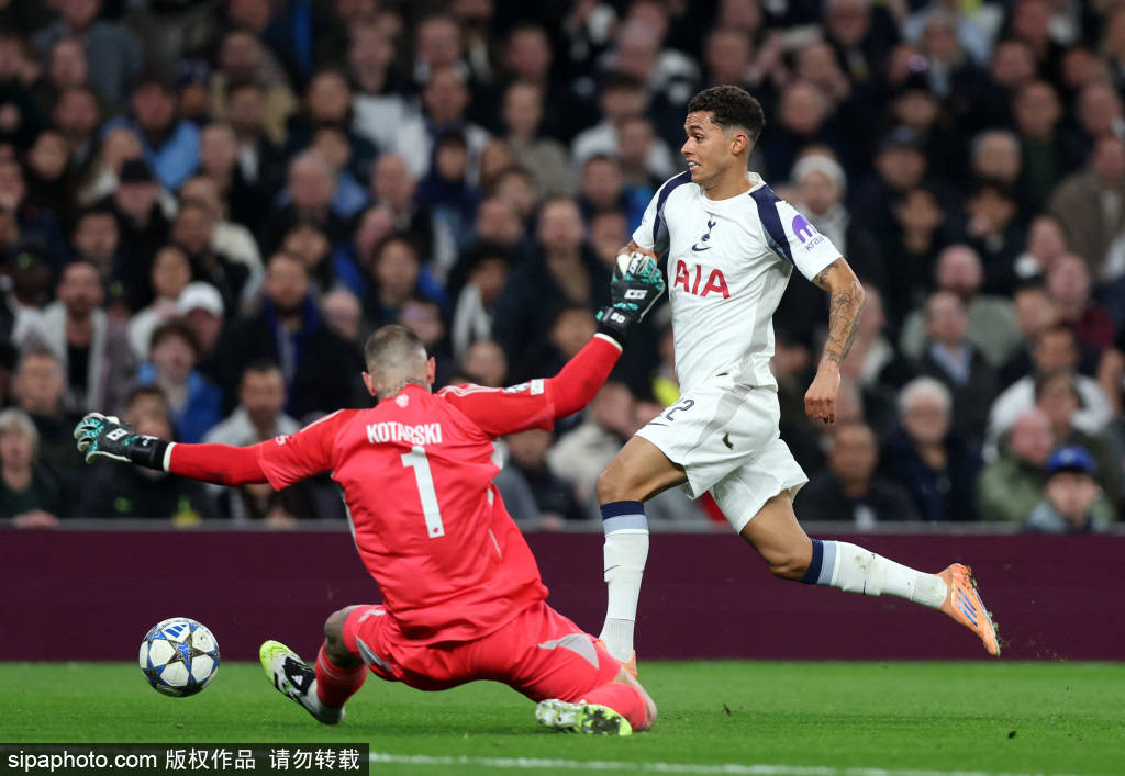 信用網如何申请
_神扑！罗梅罗近距离脚后跟攻门信用網如何申请
，拉门斯倒地扑救力保球门不失！