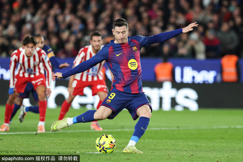 波多黎各 vs 牙买加
_西甲-拉菲尼亚破门奥尔莫建功 莱万丢点巴萨3-1逆转马竞