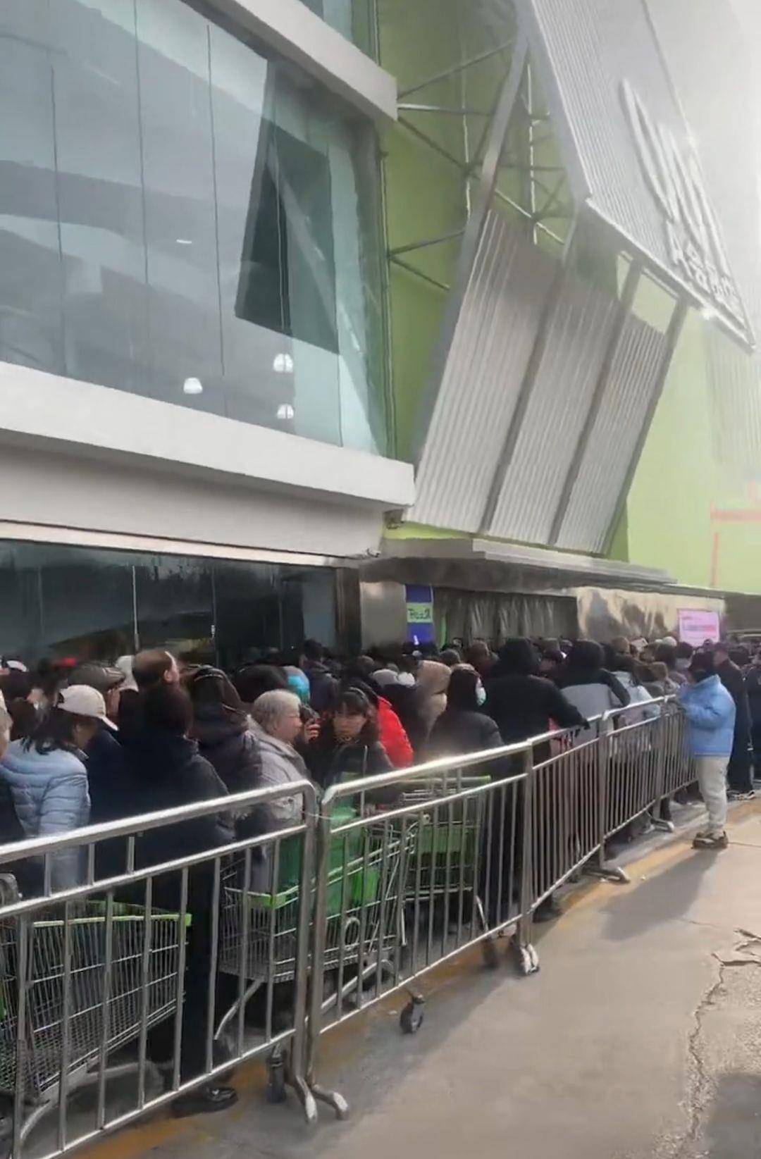 皇冠代理登1_山西零售龙头“美特好”多家门店闭店调改皇冠代理登1，部分门店出现货架大面积空置、购物限流、退卡时间长，相关部门已与企业对接，太原市消协：此次是调改并非彻底停业