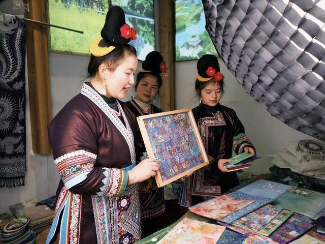 皇冠世界杯代理_贵州千年侗寨非遗织就乡村振兴锦绣路