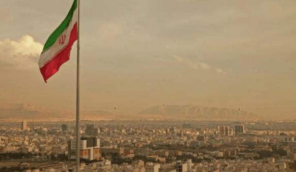 体育皇冠信用网_局势彻底失控！伊朗警告2小时后体育皇冠信用网，全球最大天然气基地遭导弹猛轰！